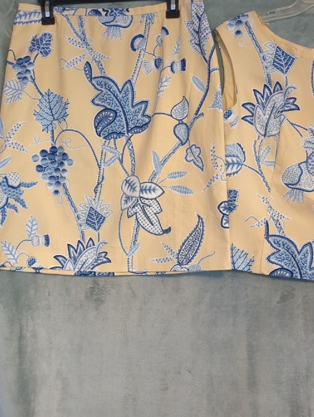 Vintage Maggy London Yellow & Blue Botanical Print Women's Skirt And Fitted Top - Picture 4 of 5